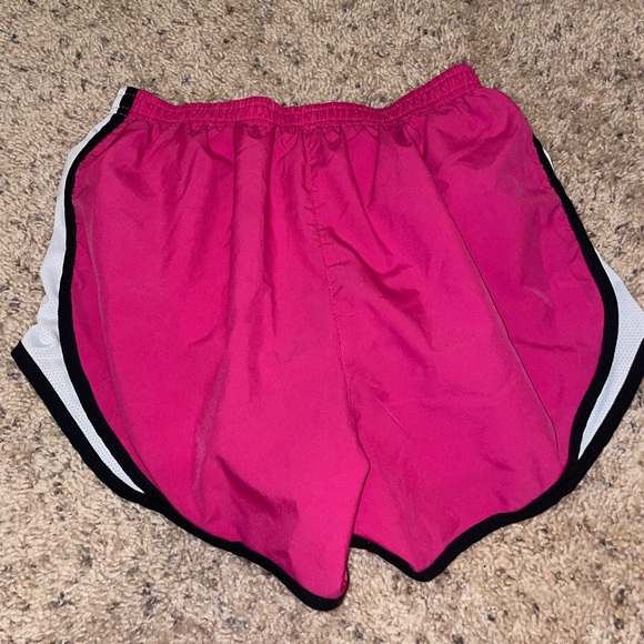 Women’s Nike shorts size small hot pink - Picture 3 of 3